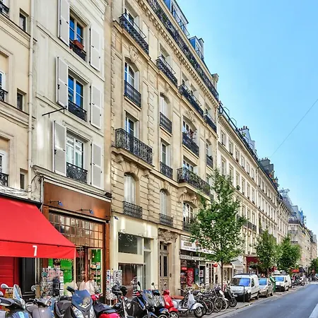 Modern & Dreamy Duplex In Le Marais * Parigi