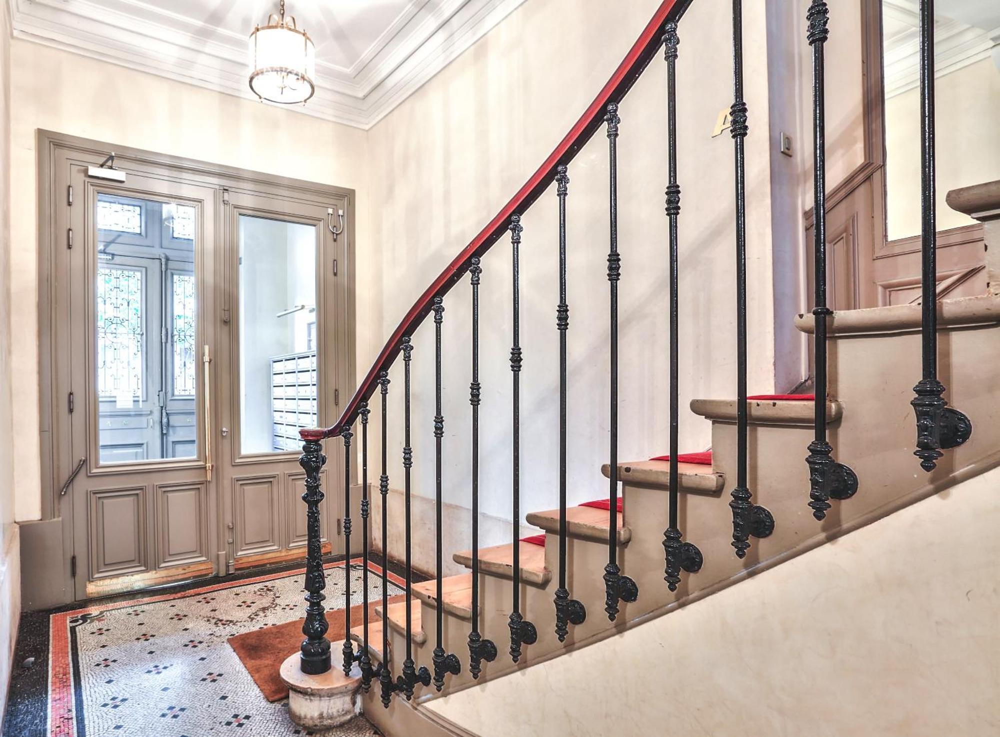 Modern & Dreamy Duplex In Le Marais * Parigi