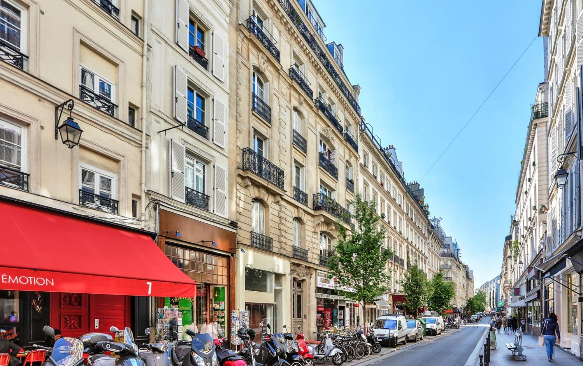 Modern & Dreamy Duplex In Le Marais * Parigi